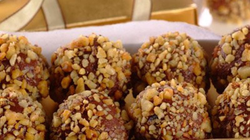 Homemade Bliss: Crafting Your Own Irresistible Mint Truffle Chocolates