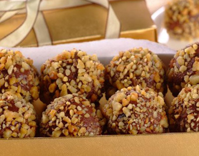 Homemade Bliss: Crafting Your Own Irresistible Mint Truffle Chocolates